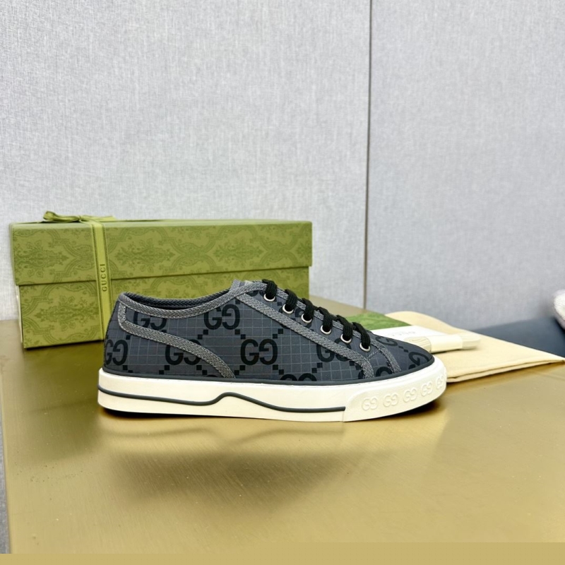 G*u*i casual shoes